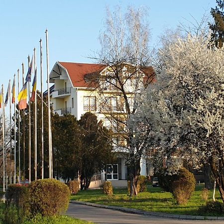 Hotel Everest Târgu-Mureş Exteriér fotografie