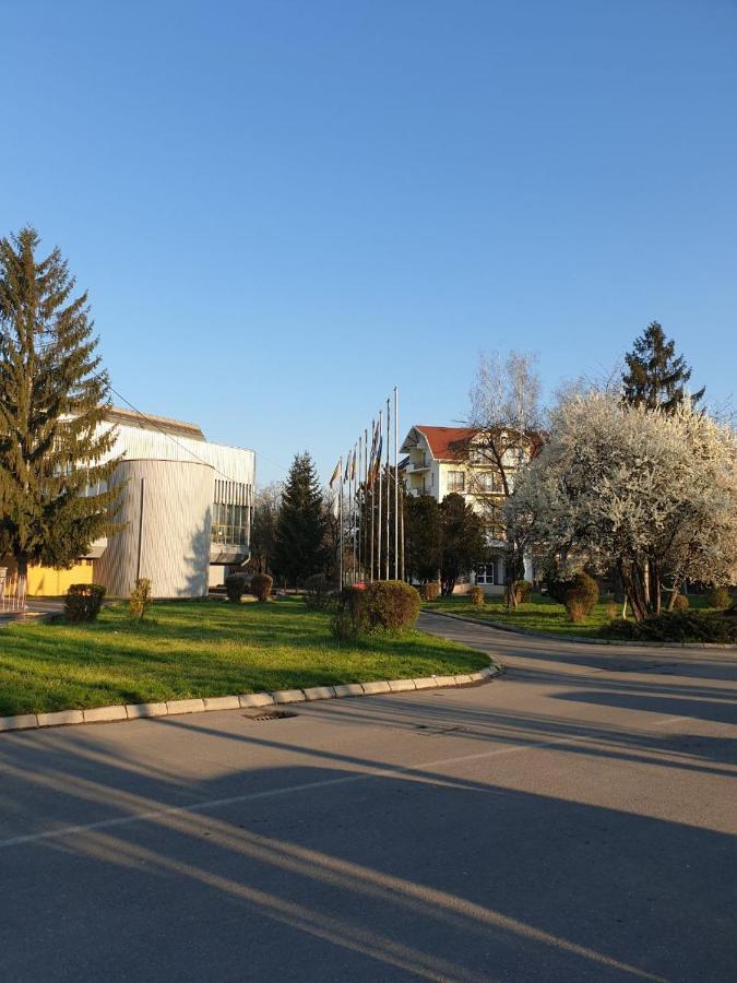 Hotel Everest Târgu-Mureş Exteriér fotografie
