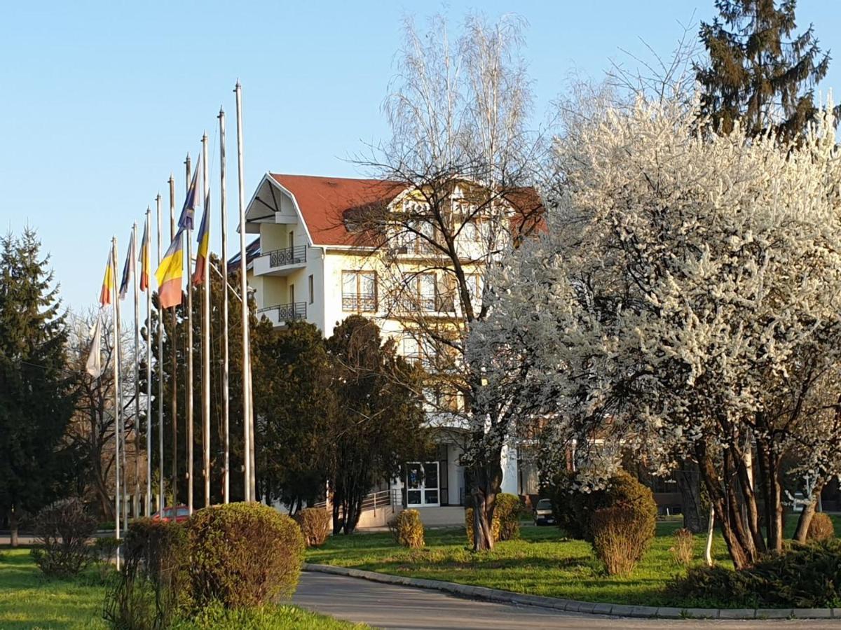 Hotel Everest Târgu-Mureş Exteriér fotografie